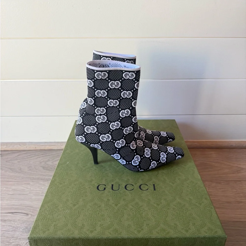 Gucci Monogram Black and White Ankle Boots - Picture 4 of 4